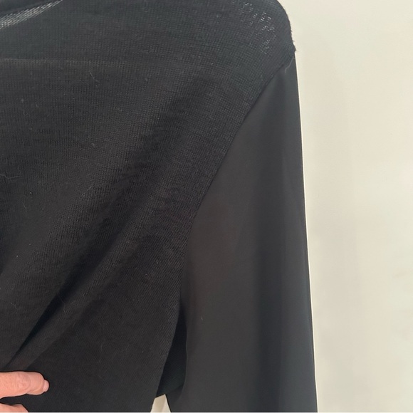 NWT DG2 by Diane Gilman long-sleeve top with ruffle bell sleeves round neck M - Picture 9 of 12